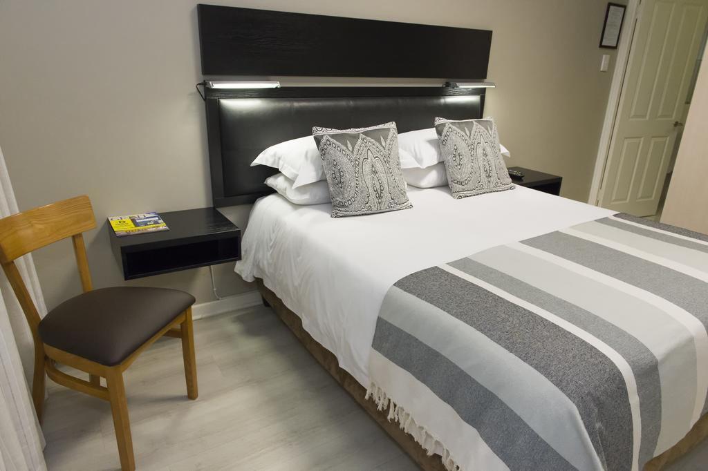 The Suburban Guest House Bloemfontein Room photo