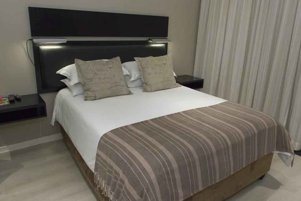 The Suburban Guest House Bloemfontein Room photo