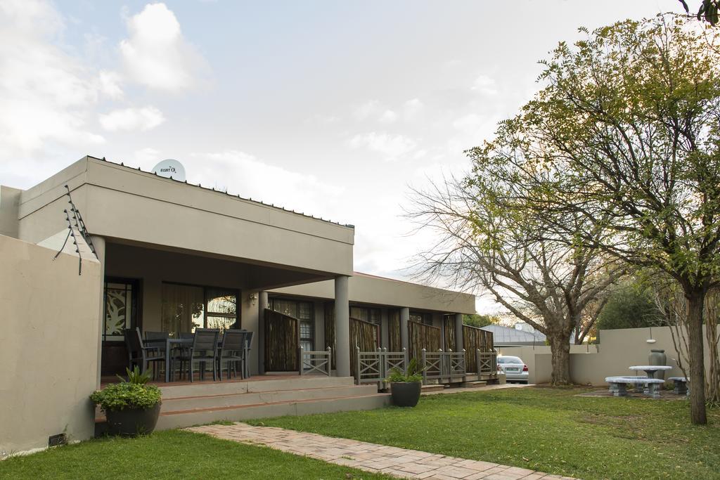 The Suburban Guest House Bloemfontein Exterior photo